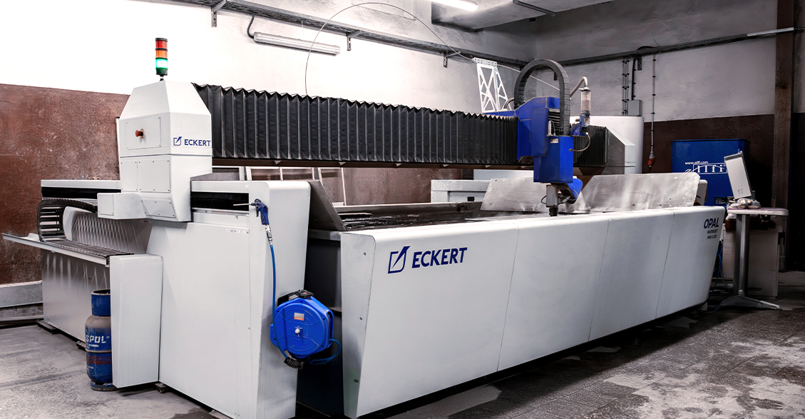 Cięcie spieków kwarcowych. Jak technologia Opal Waterjet zmienia oblicze nowoczesnego kamieniarstwa